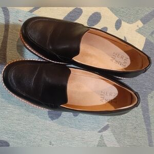 Naturalizer loafers 7 WIDE